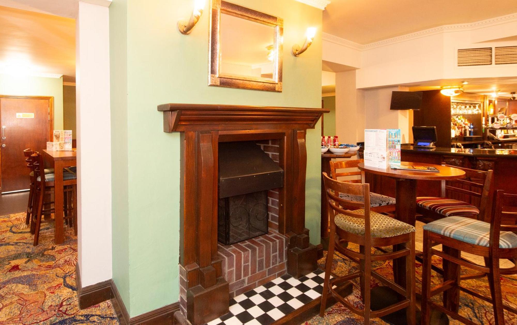 The Shrewsbury Hotel Wetherspoon 외부 사진