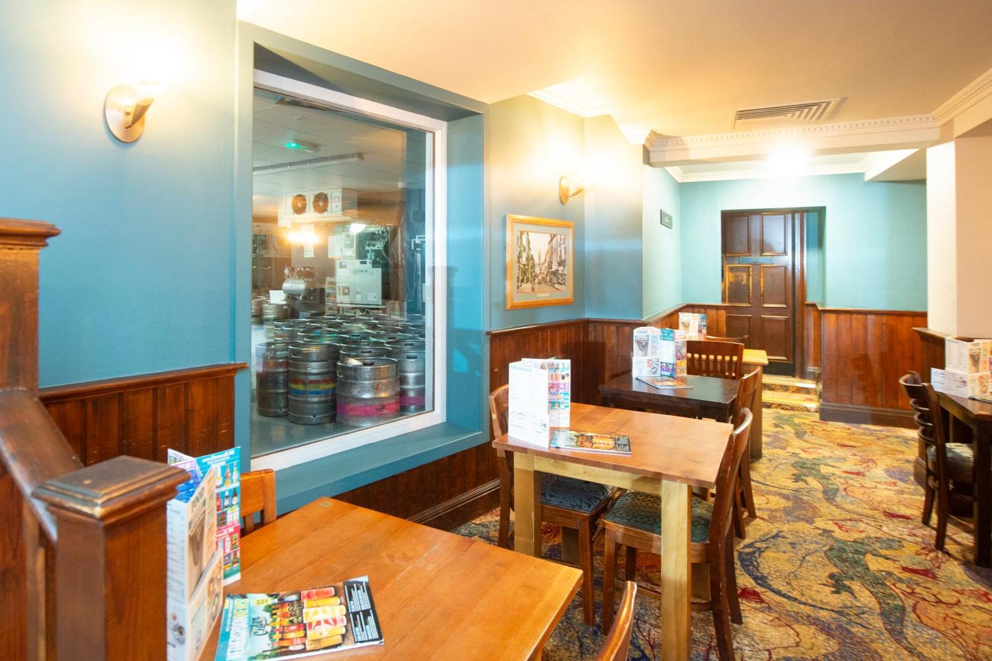 The Shrewsbury Hotel Wetherspoon 외부 사진