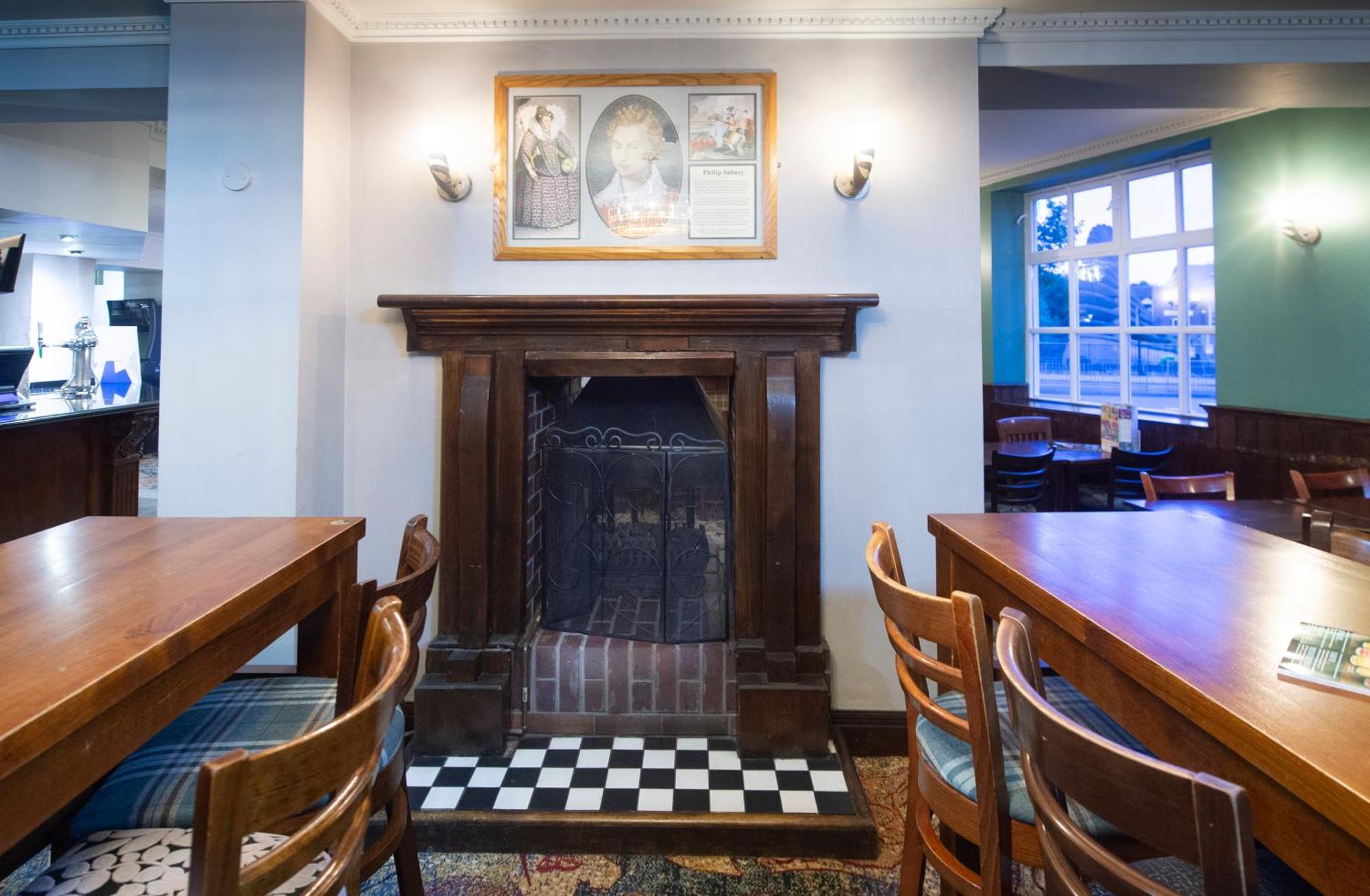 The Shrewsbury Hotel Wetherspoon 외부 사진