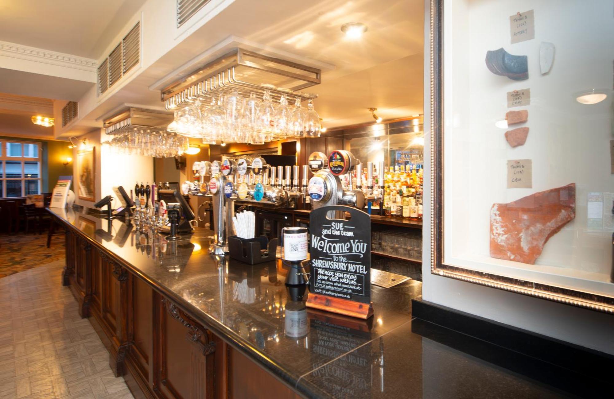 The Shrewsbury Hotel Wetherspoon 외부 사진