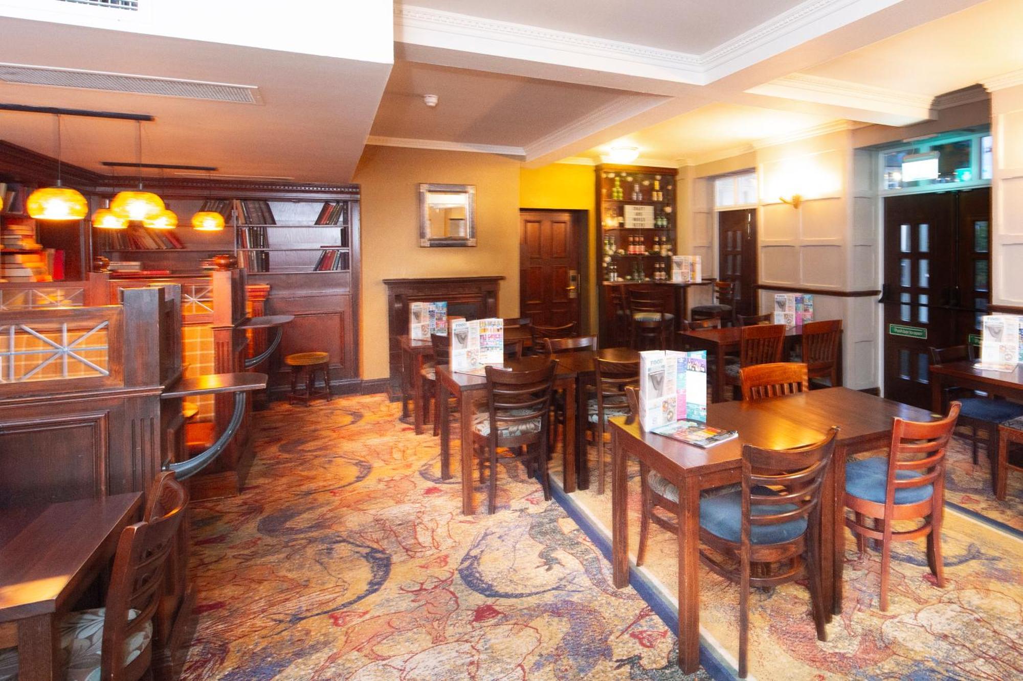 The Shrewsbury Hotel Wetherspoon 외부 사진