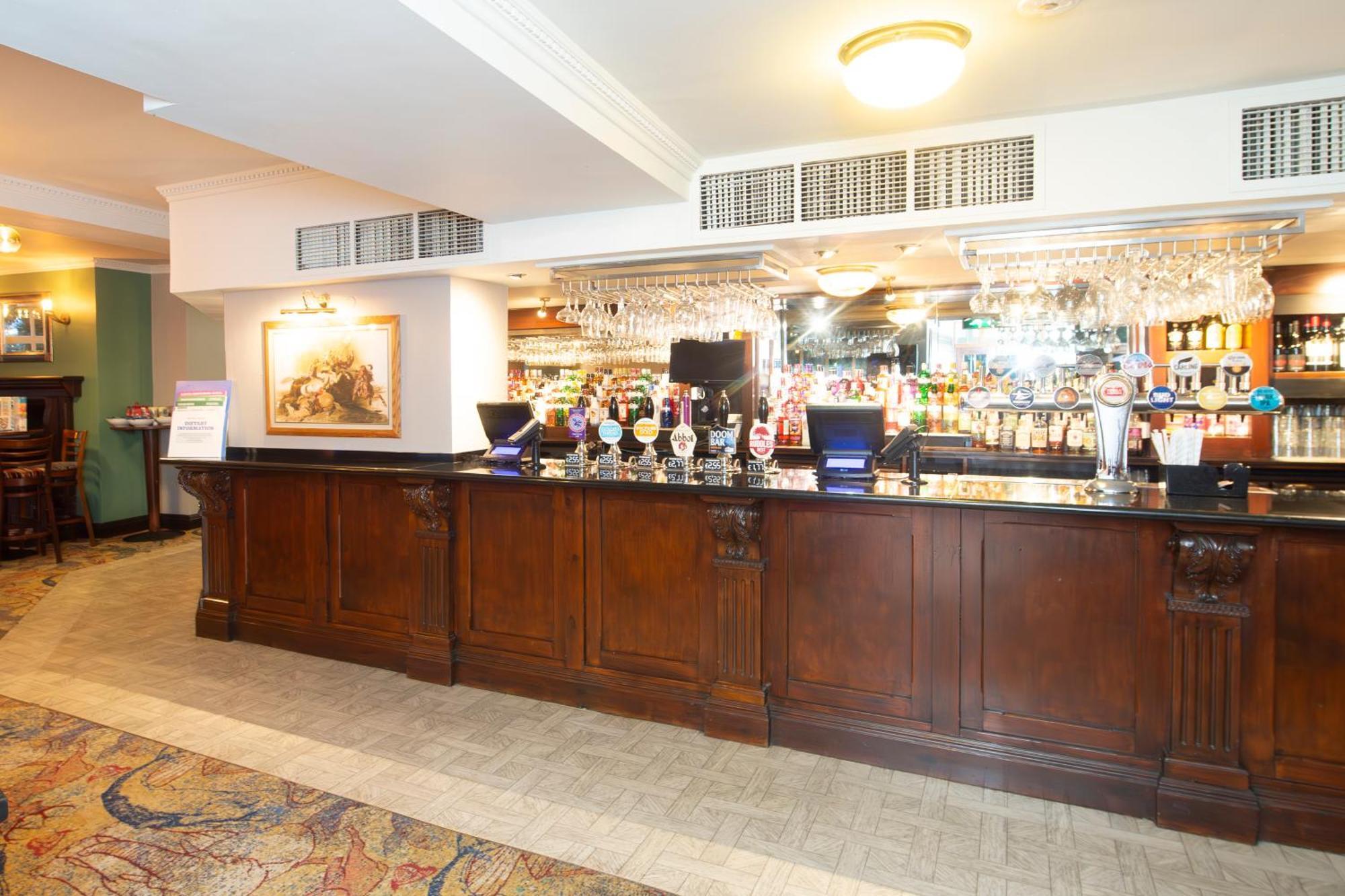 The Shrewsbury Hotel Wetherspoon 외부 사진