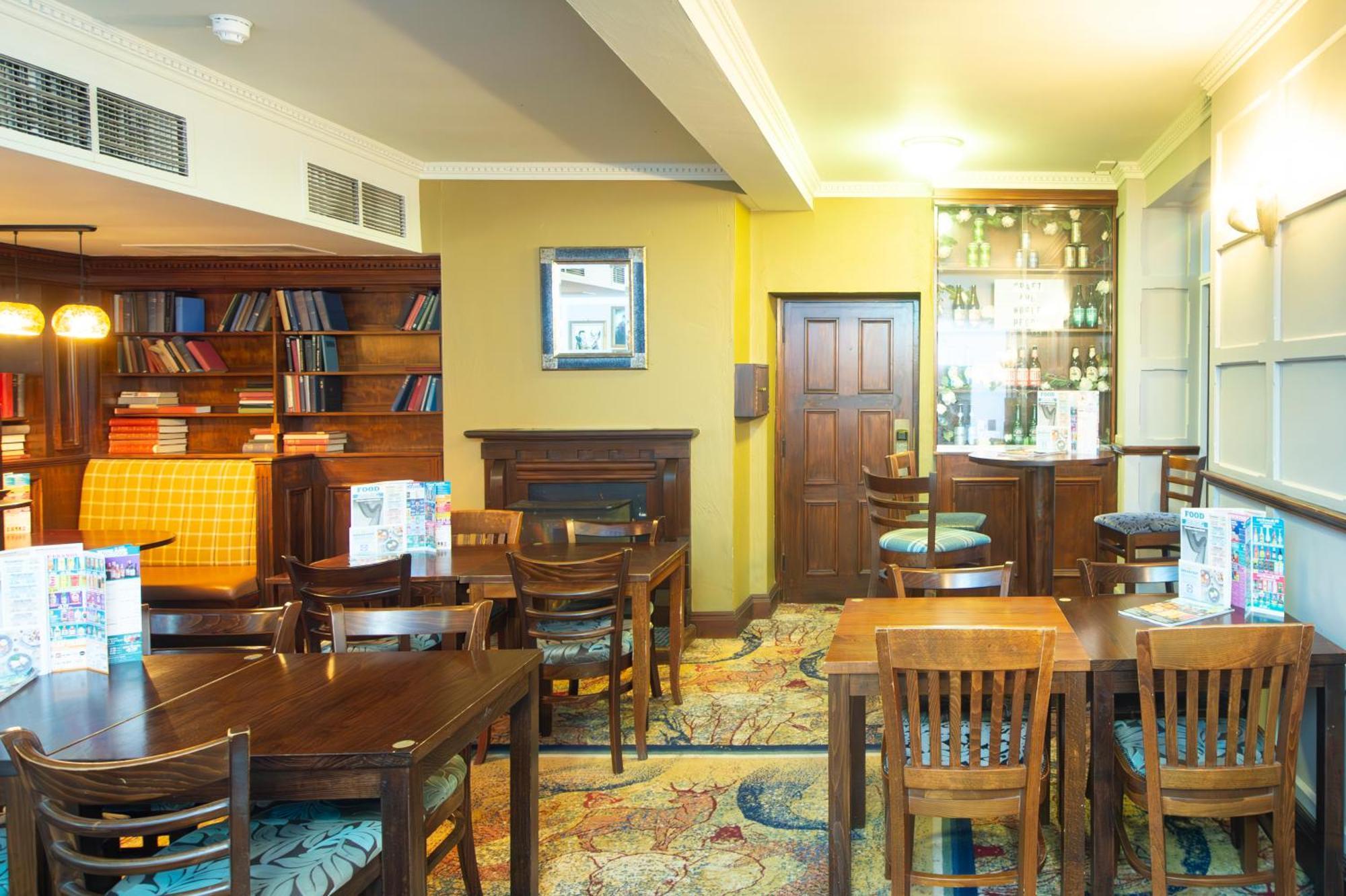The Shrewsbury Hotel Wetherspoon 외부 사진